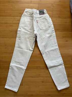 REQUEST Worldwide 100% cotton Off-White High-Rise Jeans with Back Patch
